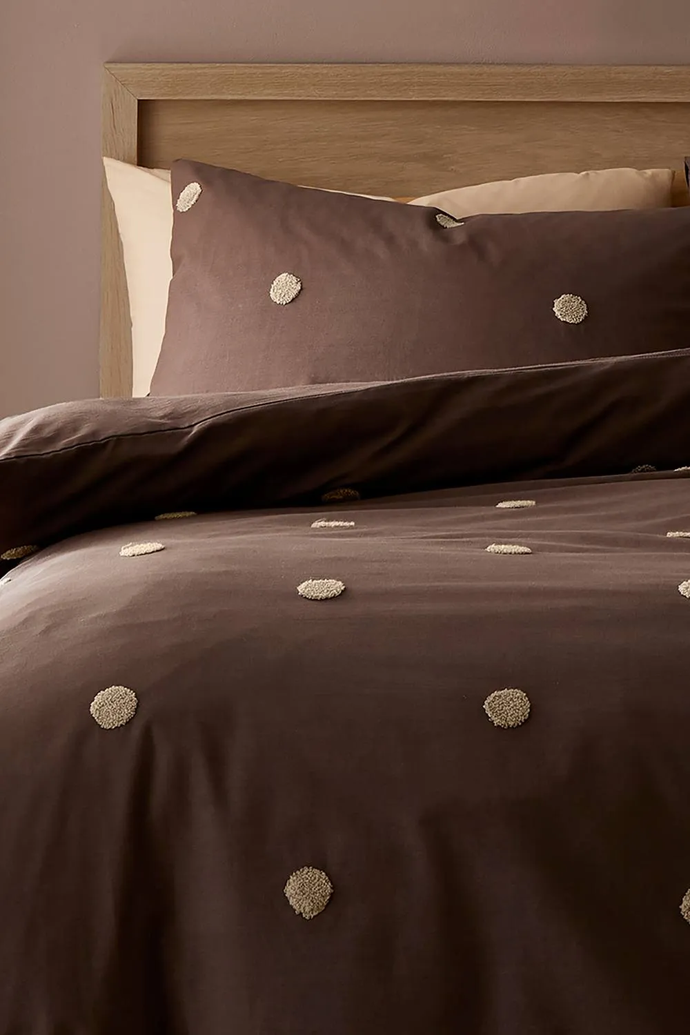 Appletree 'Dot Garden' 100% Cotton Embellished Duvet Cover Set in Chocolate 2