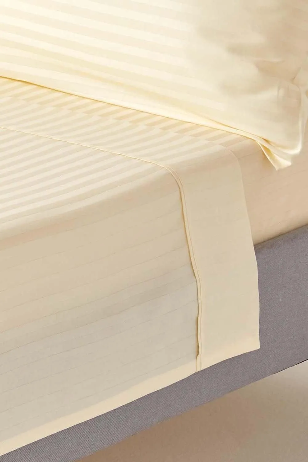 Homescapes Egyptian Cotton Satin Stripe Flat Sheet 330 Thread Count in Bright Yellow 1