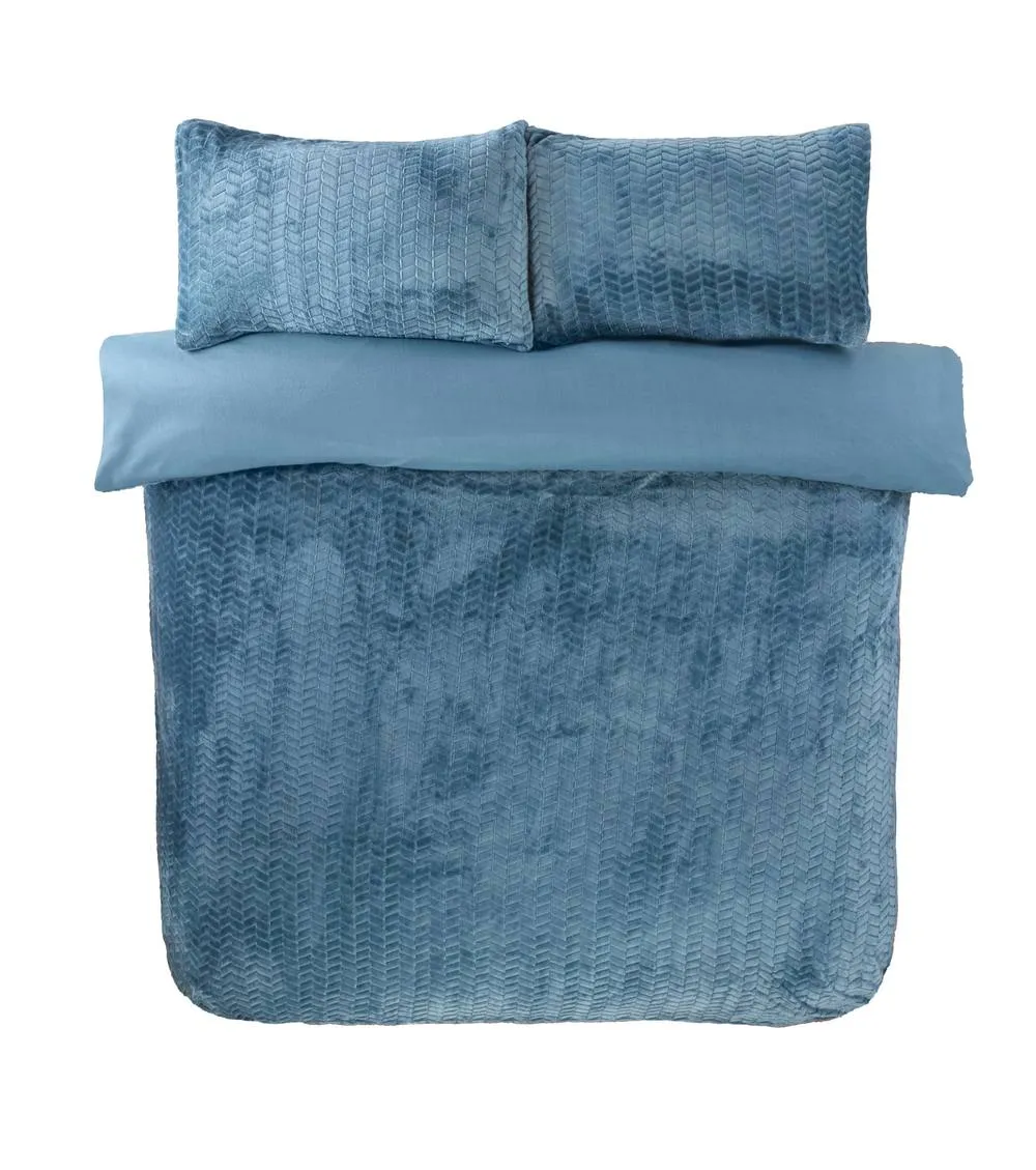 Rapport Home Chevron Faux Teddy Polyester Fleece Duvet Cover Set with Pillowcase in Blue 5