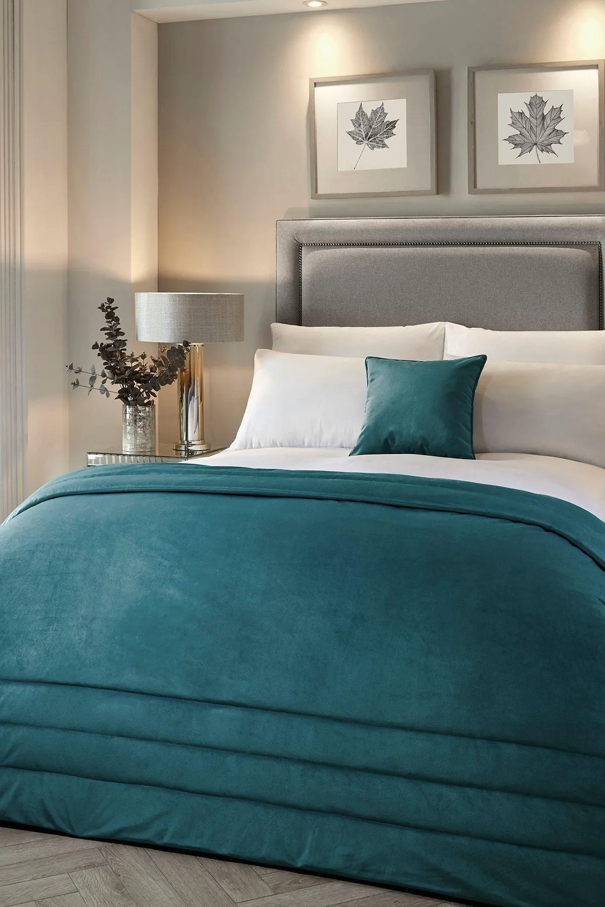 Laurence Llewelyn-Bowen 'Chic' Luxury Soft Velvet Frame Stitched Warm & Cosy Bedspread in Teal