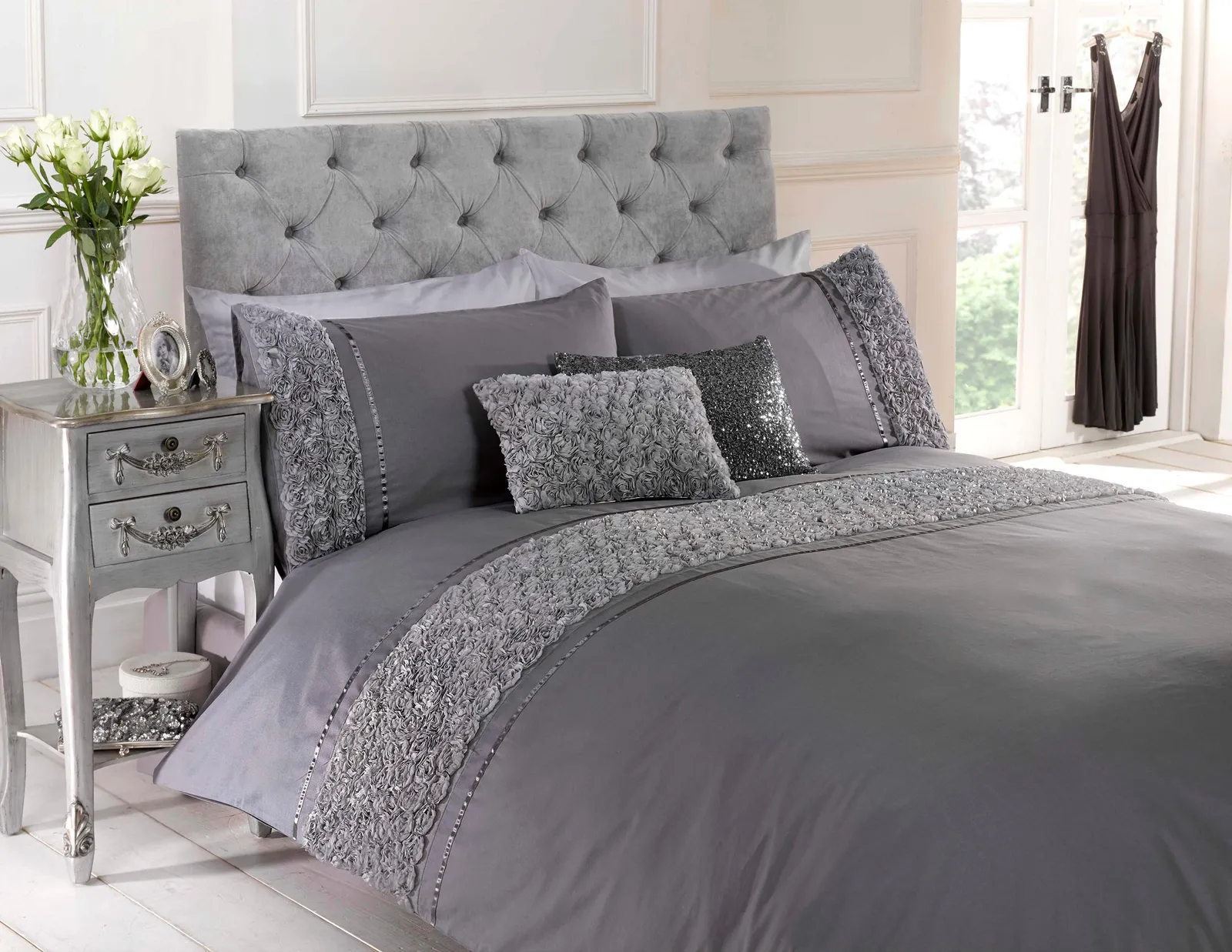 Rapport Home Limoges Polycotton Floral Duvet Cover Set with Pillowcase in Grey 1