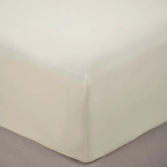 Super Soft Ivory Recycled Polyester Fitted Sheet 2
