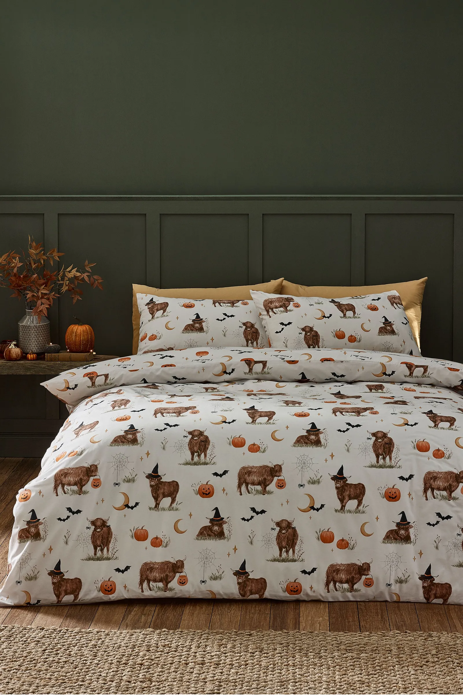 Catherine Lansfield Halloween Highland Cow Reversible Duvet Cover Set in Natural
