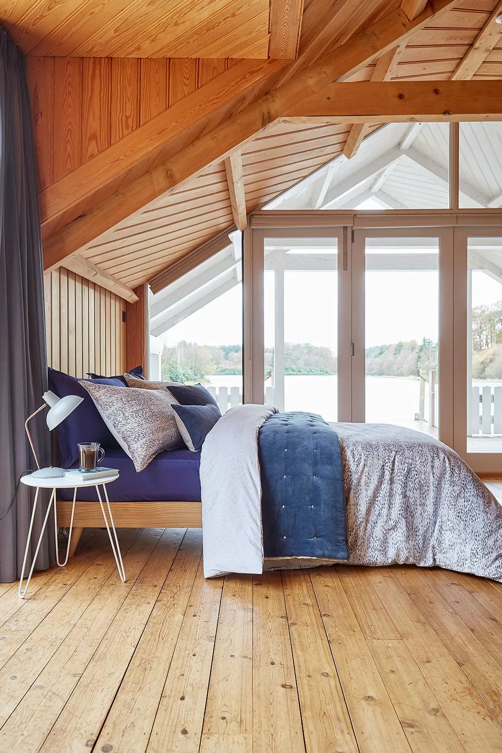CHRISTY Luxury Quilted Velvet 'Jaipur' Throw in Dark Navy