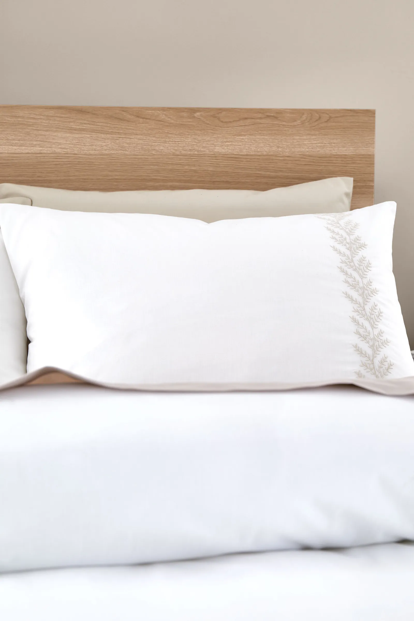 Bianca 'Embroidery Leaf ' 180 Thread Count Cotton Duvet Cover Set in Natural 2