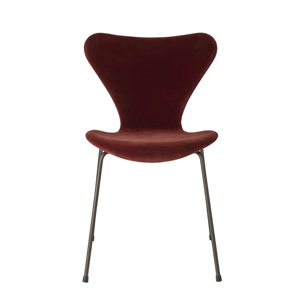 Fritz Hansen Series 7 Chair Upholstered Velvet Autumn Red 2