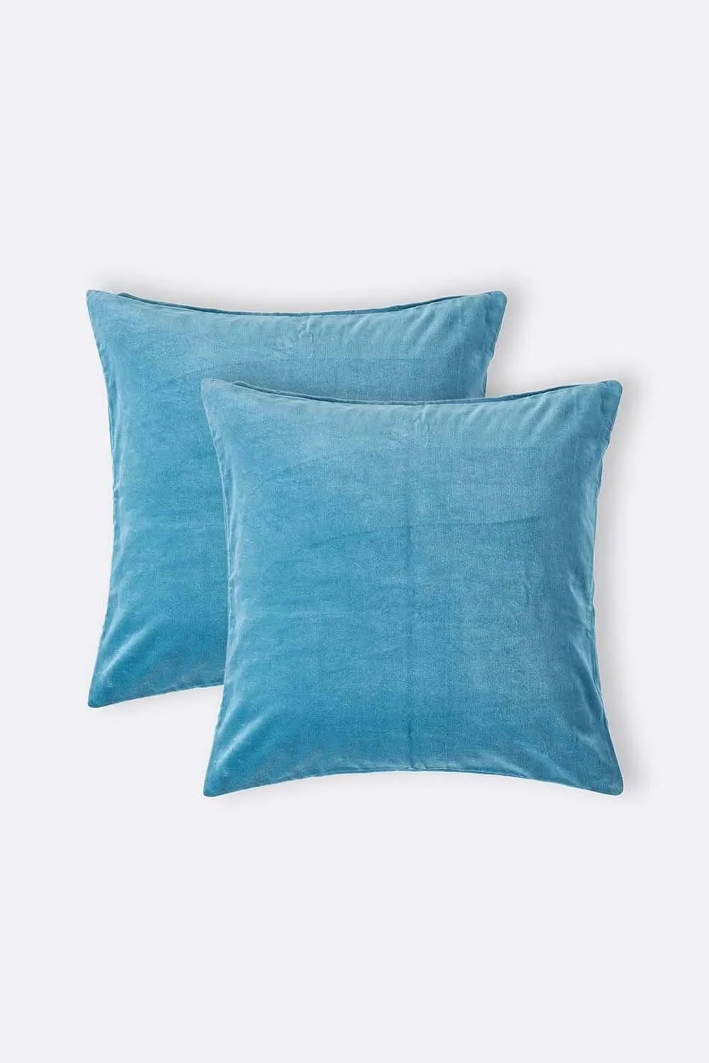 Homescapes Set of 2 Velvet Cushion Covers in Blue 1