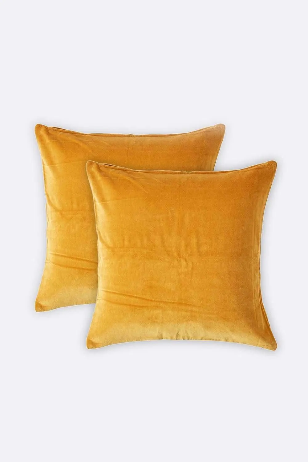 Homescapes Set of 2 Velvet Cushion Covers in Mustard 1