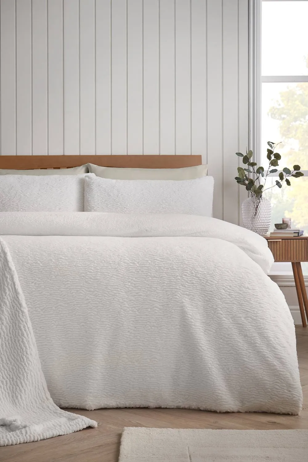 Catherine Lansfield 'Textured Wave' Faux Fur Duvet Cover Set in Cream 1