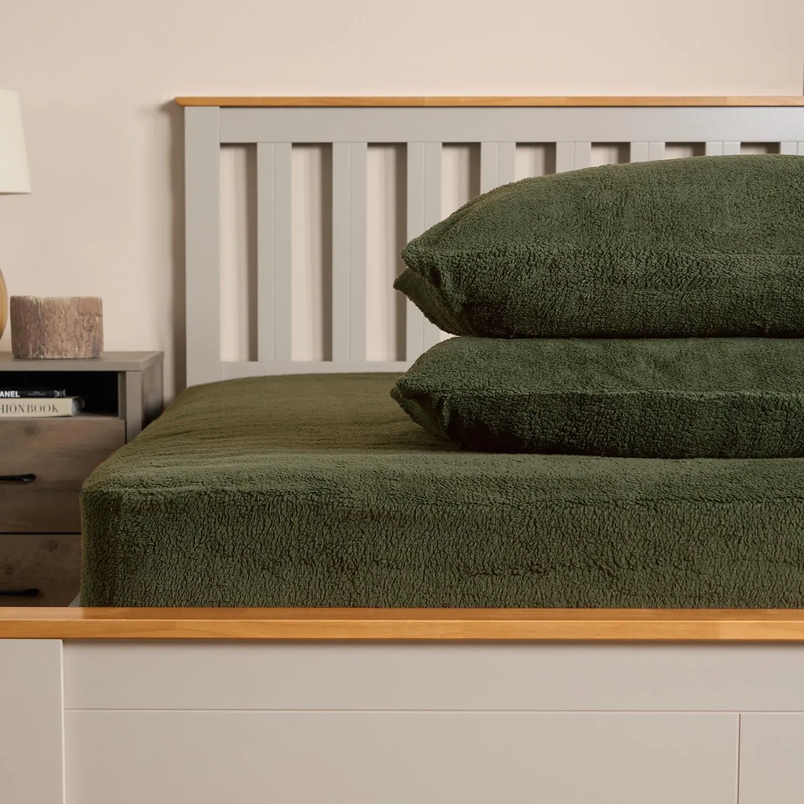 OHS Teddy Fleece Thermal Fitted Bed Sheet in Dark Green | Size: Single Fitted