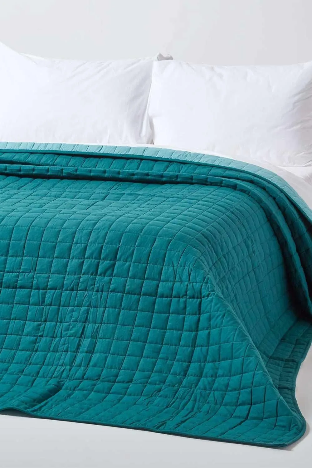 Homescapes Cotton Quilted Reversible Bedspread in Teal 1