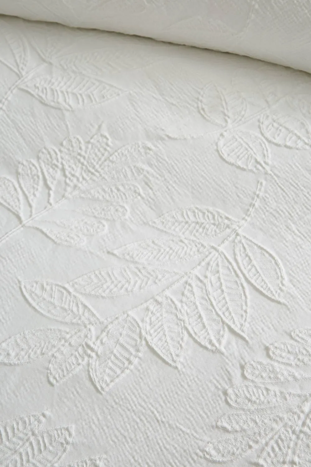 Catherine Lansfield 'Jacquard Leaves' Duvet Cover Set in White 3
