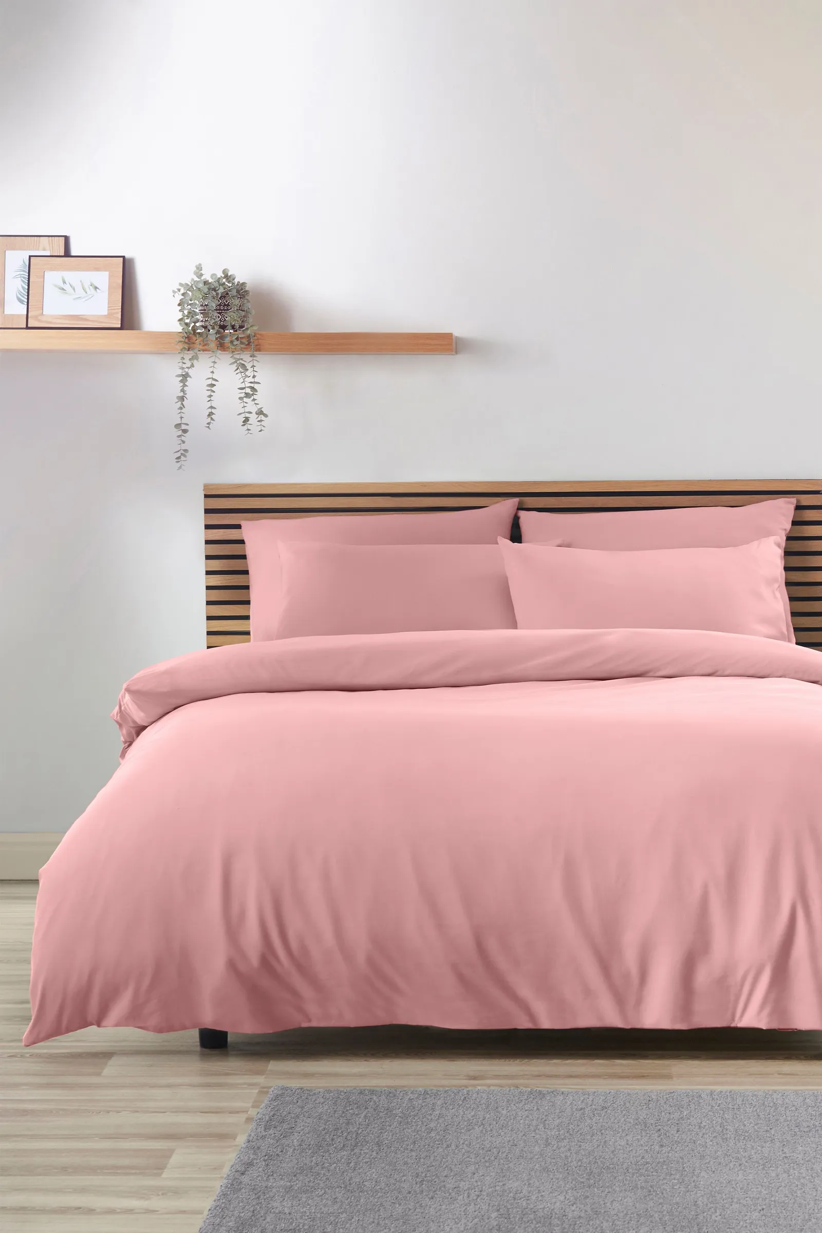 Catherine Lansfield So Soft Non Iron Duvet Cover Set in Coral 1