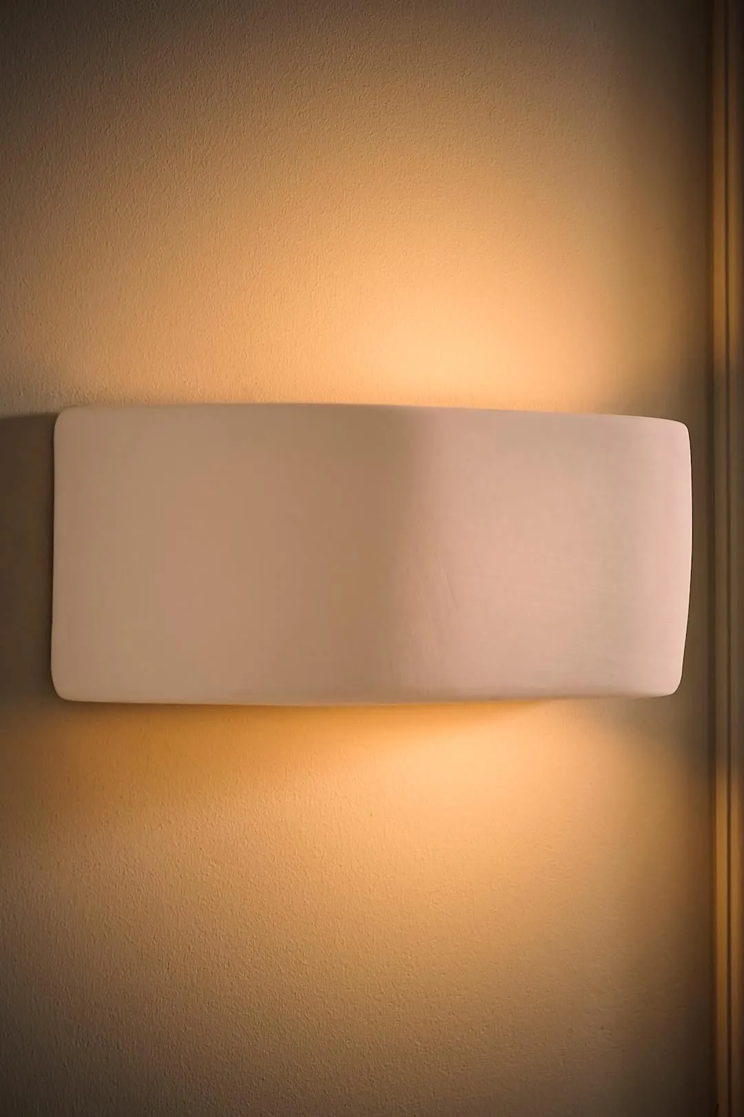 ValueLights Planter Paint Me White Indoor Wall Light 2