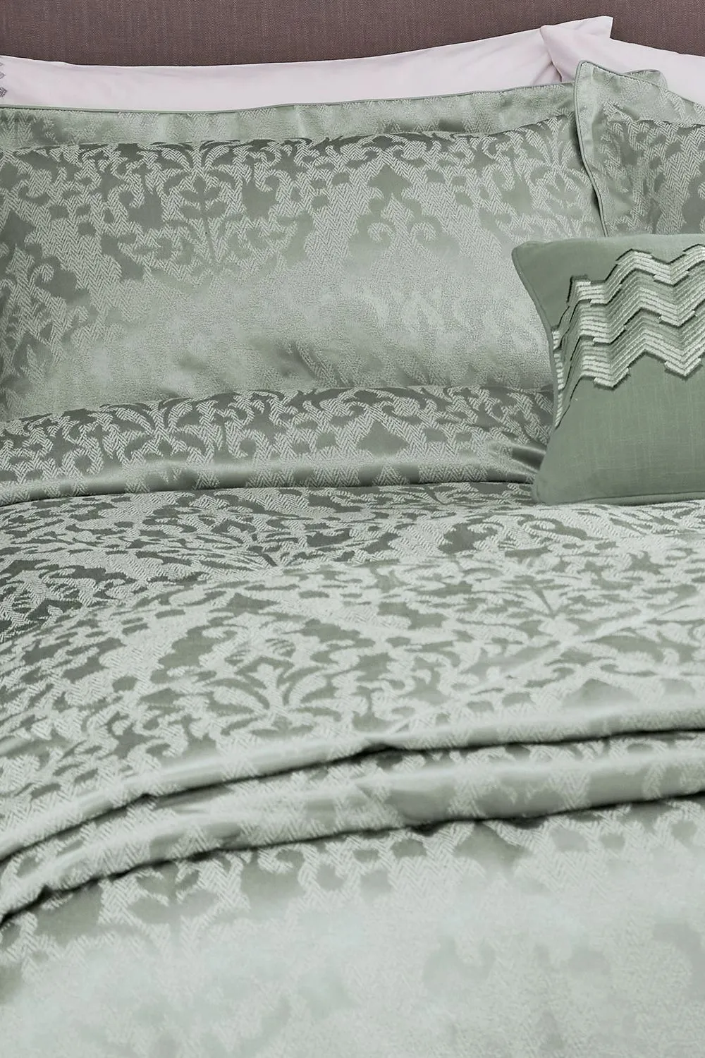 1951 'Kadir' Jacquard Throw in Green