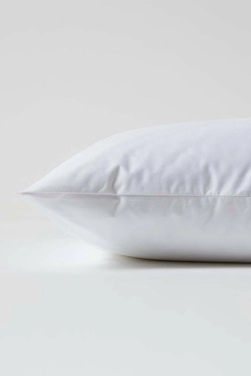 Homescapes Waterproof Pillow Protectors Standard Size, Pack of 4 in White 3