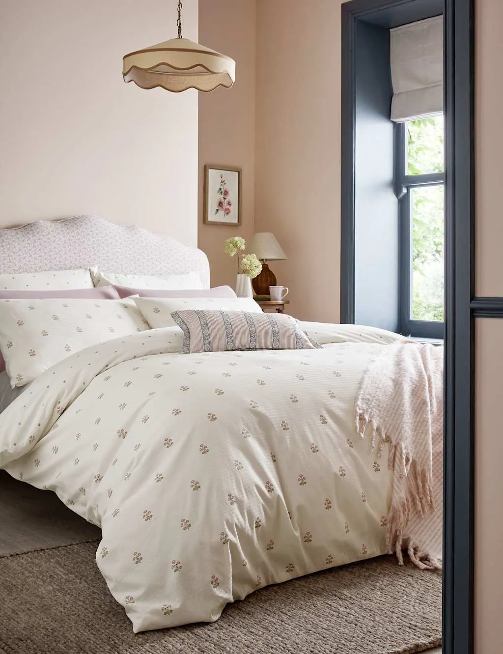 Laura Ashley Pure Cotton Harthill Daisy Bedding Set White Mix