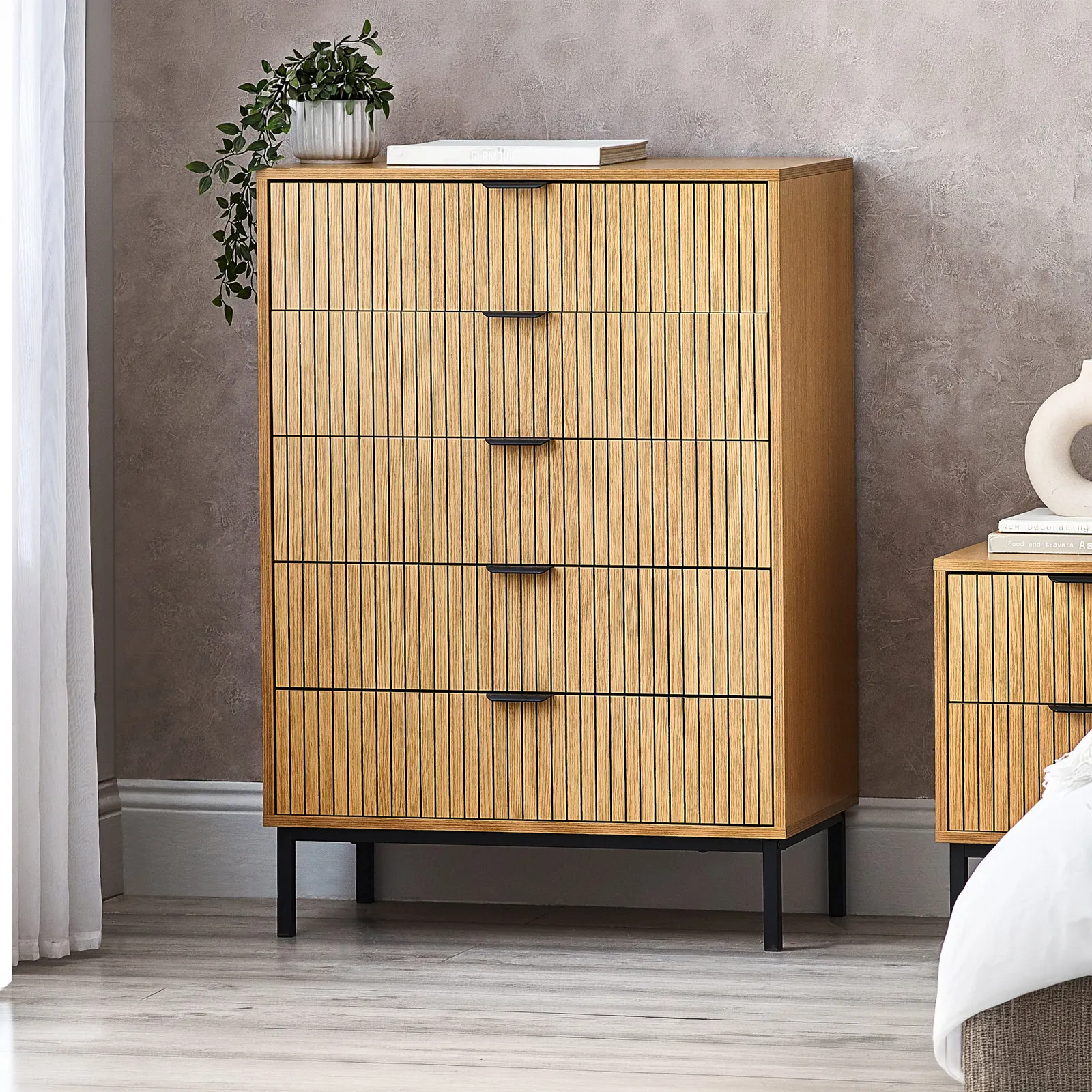 Sia – 5 Drawer Chest of Drawers – Oak/Black – Wood/Metal - Happy Beds