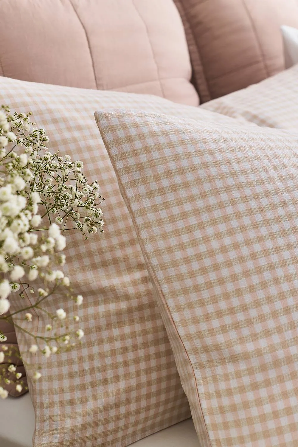 CHRISTY 'Gingham Yarn Dye' Textured Airy Yarn Dye Cotton Pillowcase Pair in Pink 3