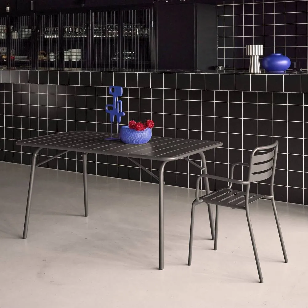 sweeek 4-seater metal folding garden table 140cm in Dark Grey 5
