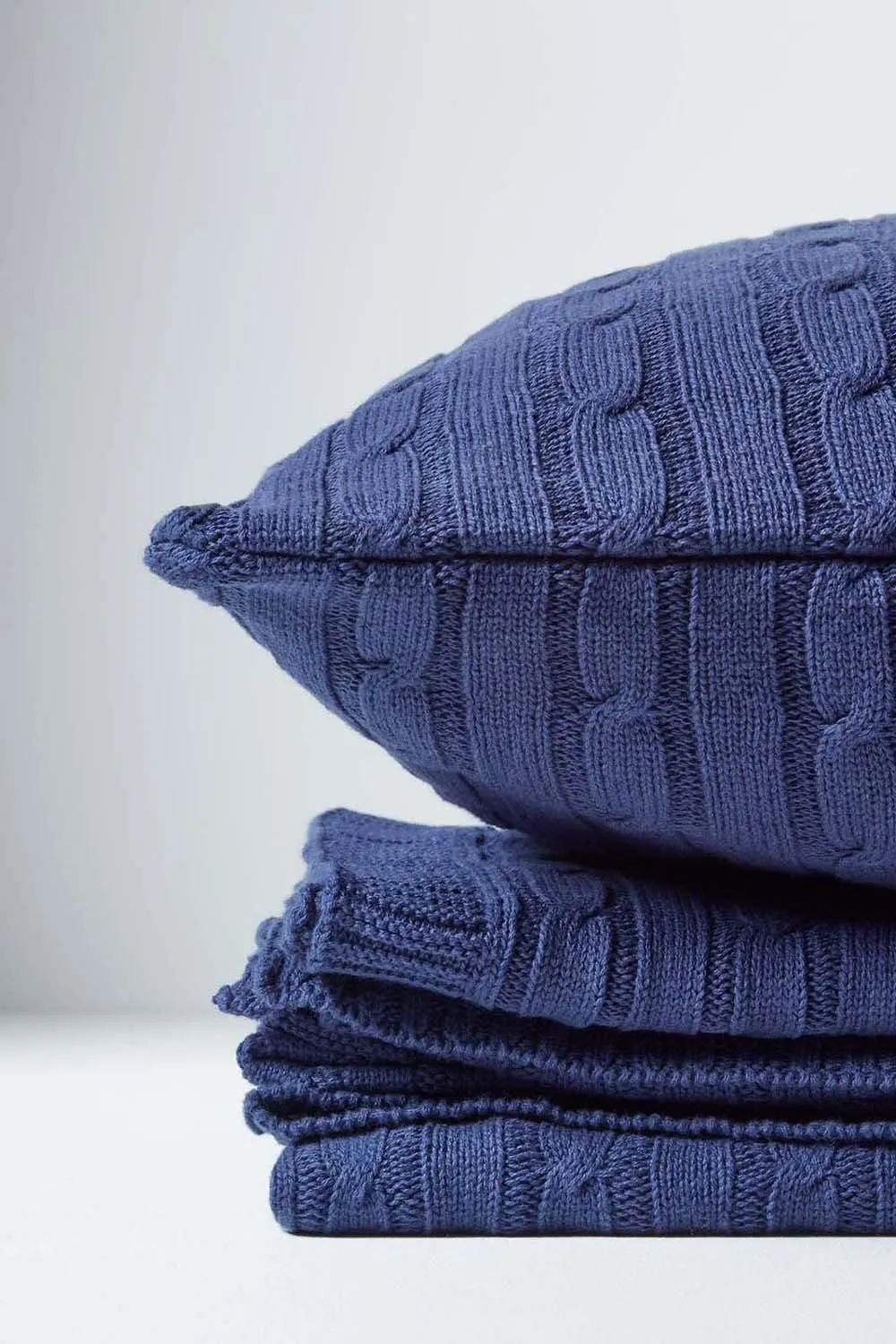 Homescapes Cotton Cable Knit Cushion Cover, 45 x 45 cm in Navy 5