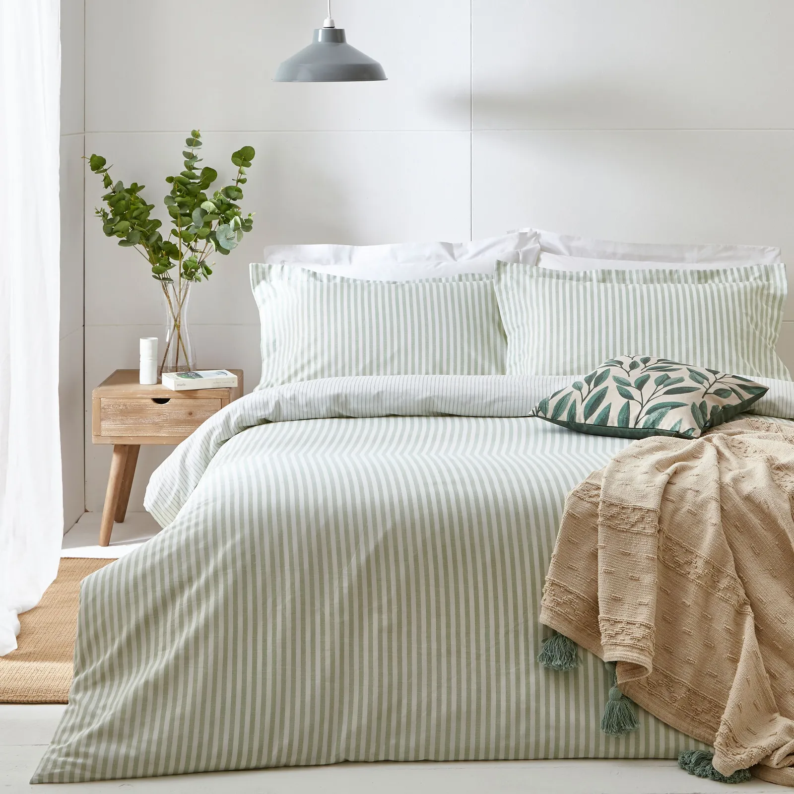 The Linen Yard Hebden Super King Duvet Cover Set, Green