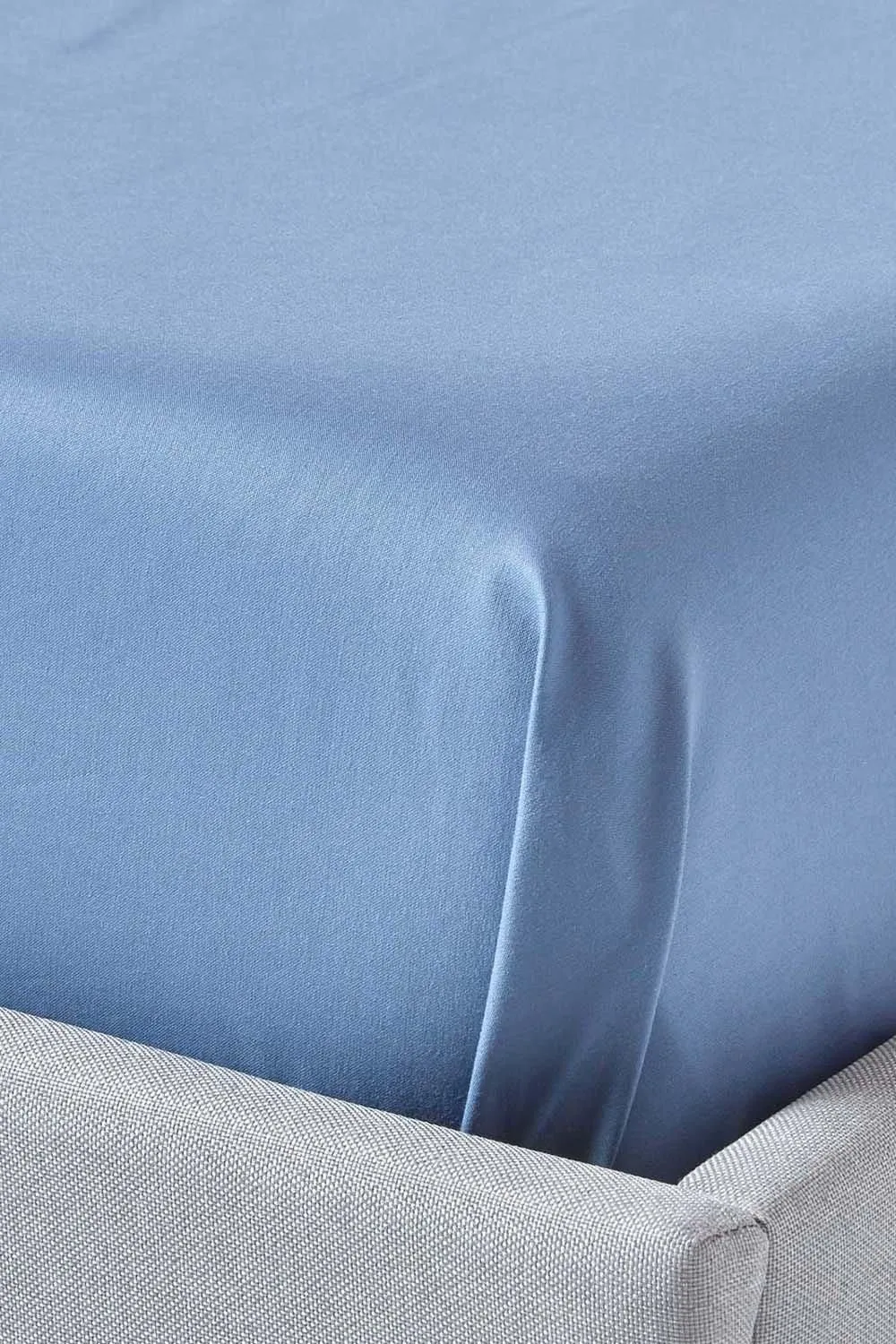 Homescapes Egyptian Cotton Flat Sheet 1000 Thread Count in Bright Blue 3