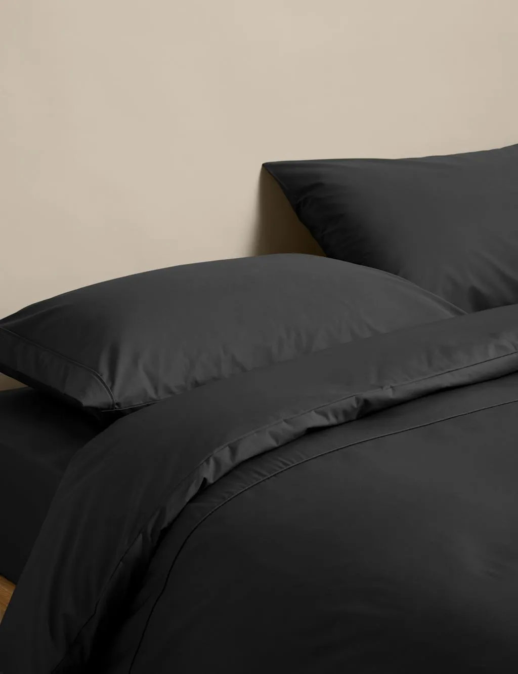 M&S Egyptian Cotton 230 Thread Count Crisp Bedding Set Black