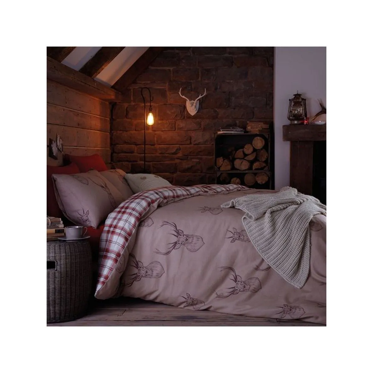Catherine Lansfield Stag Duvet Cover Set in Beige 2