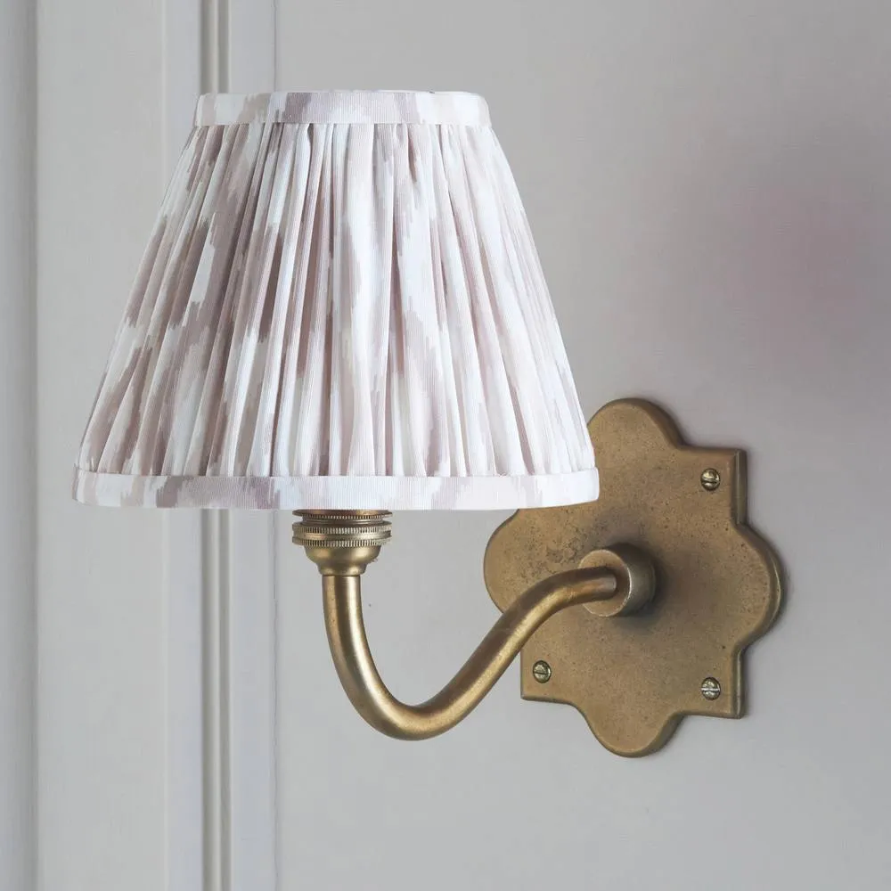 Netlighting Anvil Curve & Ikat 16cm Wall Lamp Antique Brass Neutral Print in Gold 5