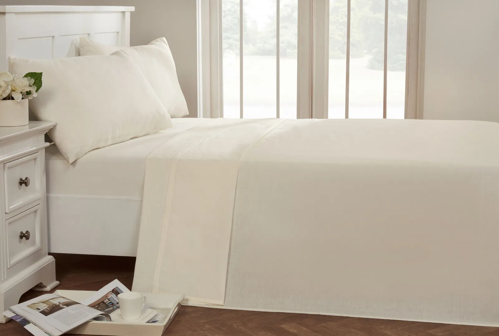 Rapport Home 56P Polycotton Housewife Pillowcase Pair (75 x 50 cm) in Cream 1