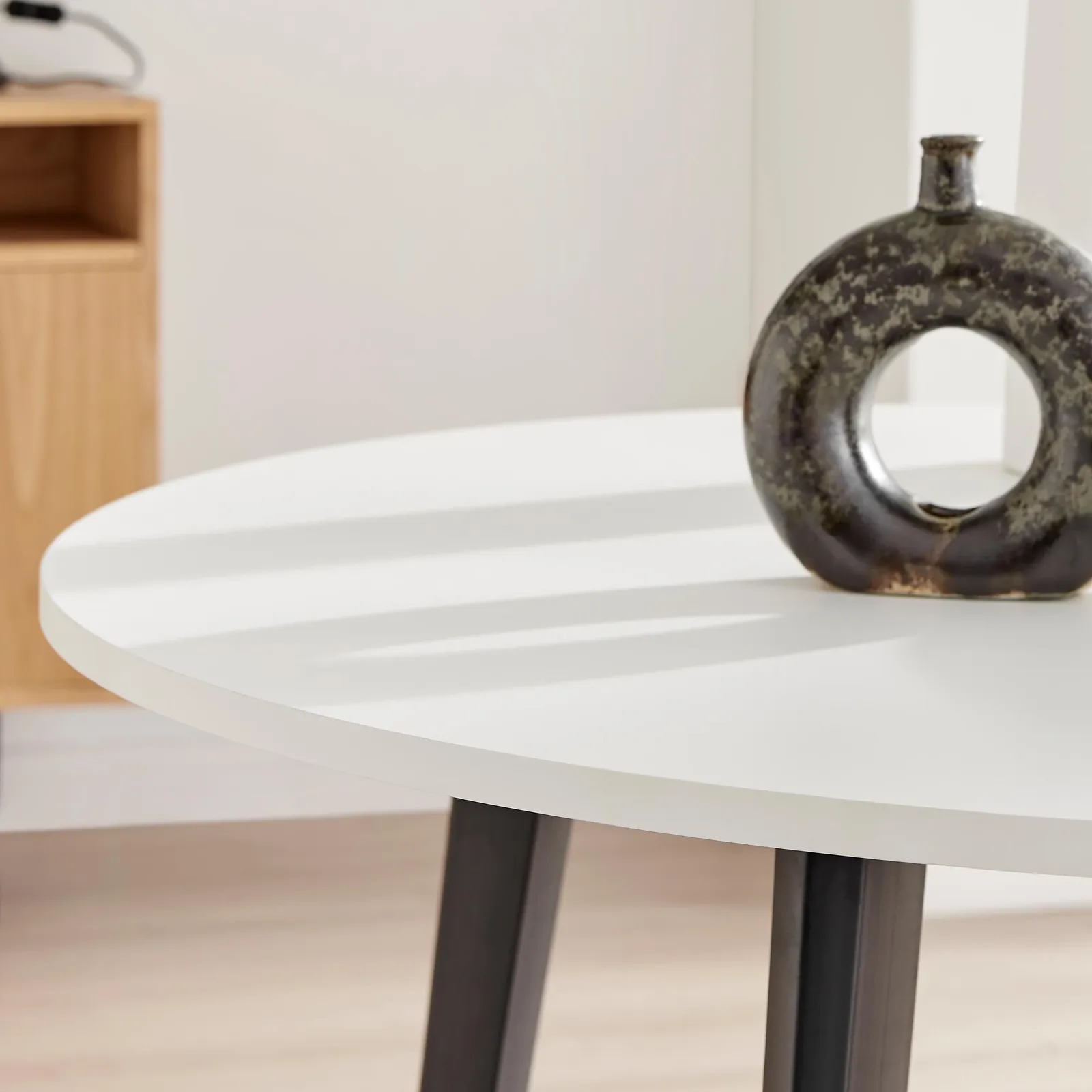 FurnitureboxUK Koko 4-Seater Round Melamine Scratch Resistant Dining Table With Black Legs in White 3