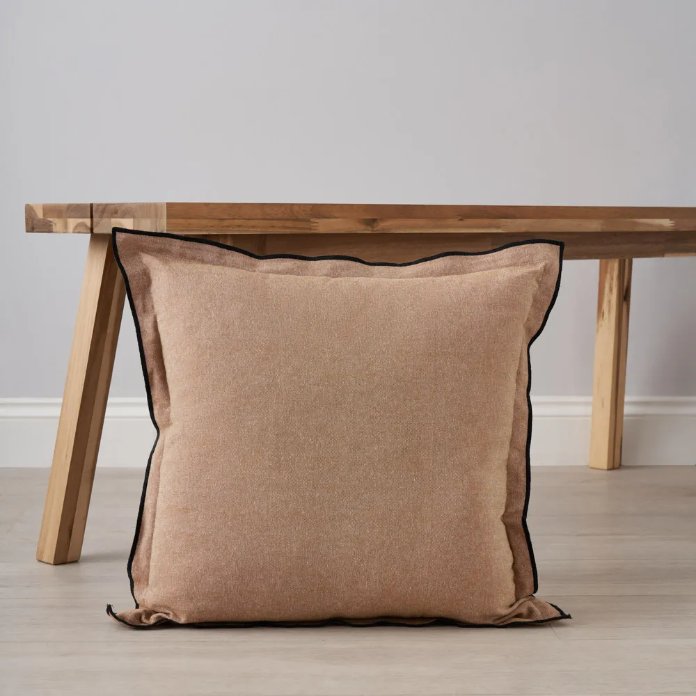 Pierre Cushion, Natural 1