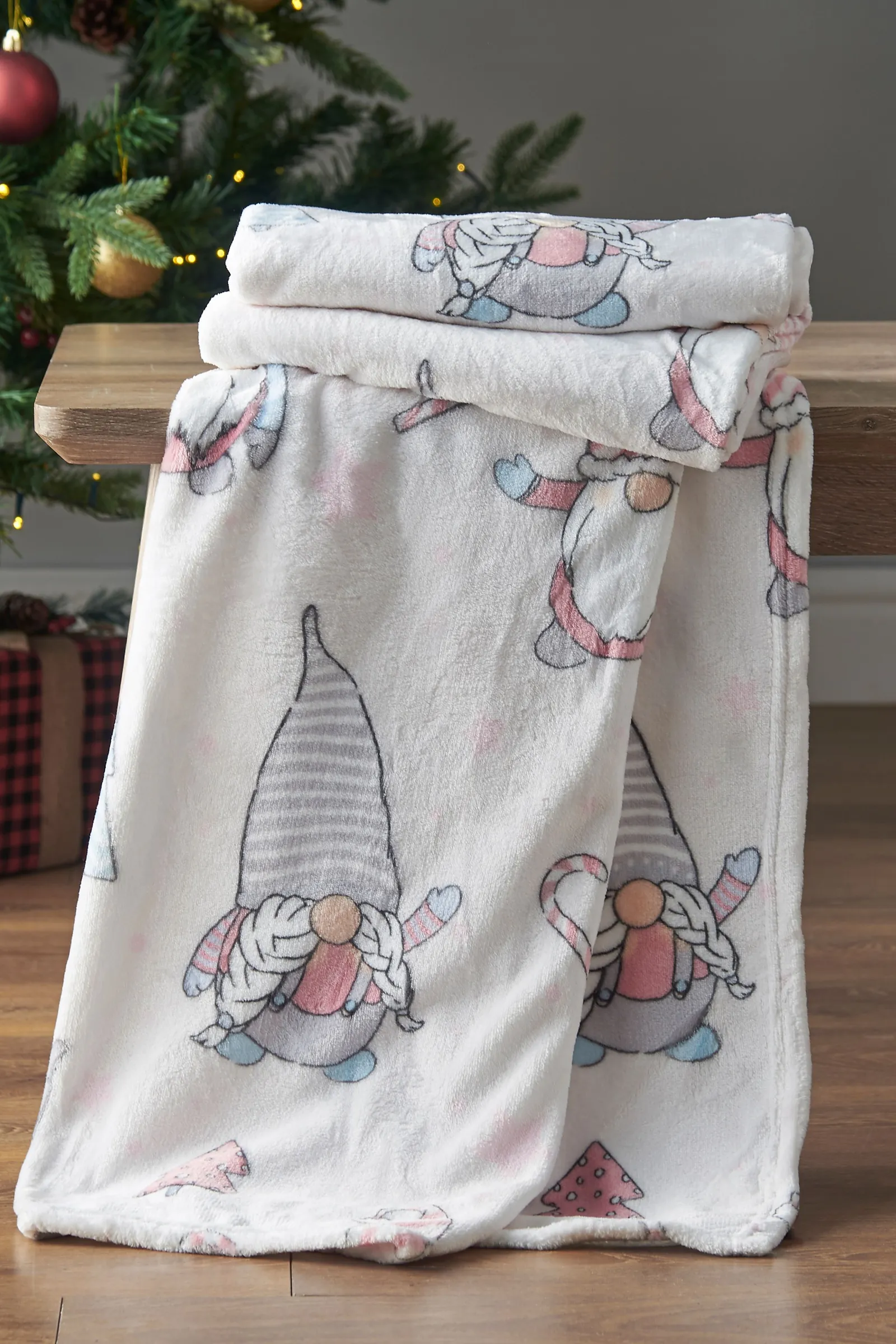 Catherine Lansfield 'Christmas Gnomes' Blanket Throw in Pink