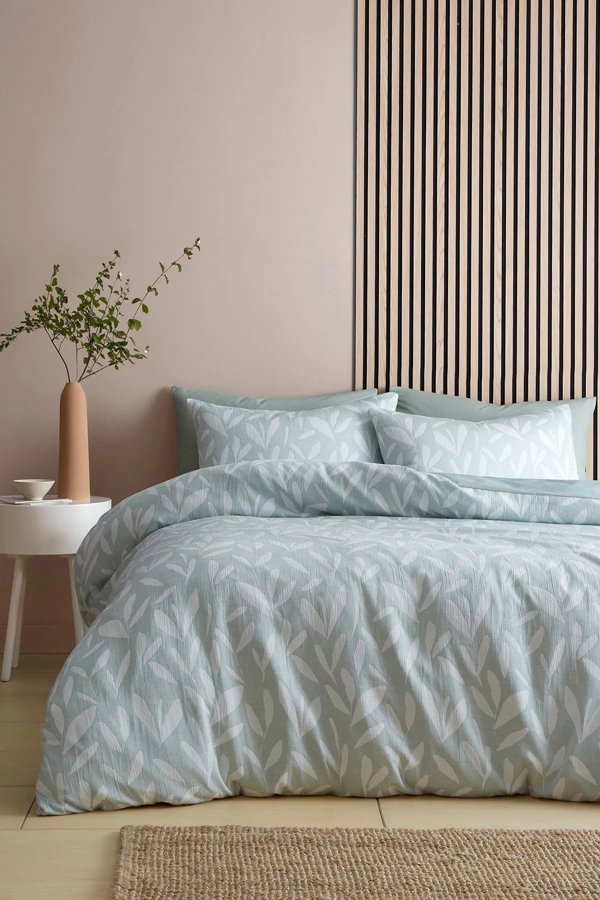 Appletree 'Emile' Jacquard Leaf Pattern Print Duvet Cover Set in Green