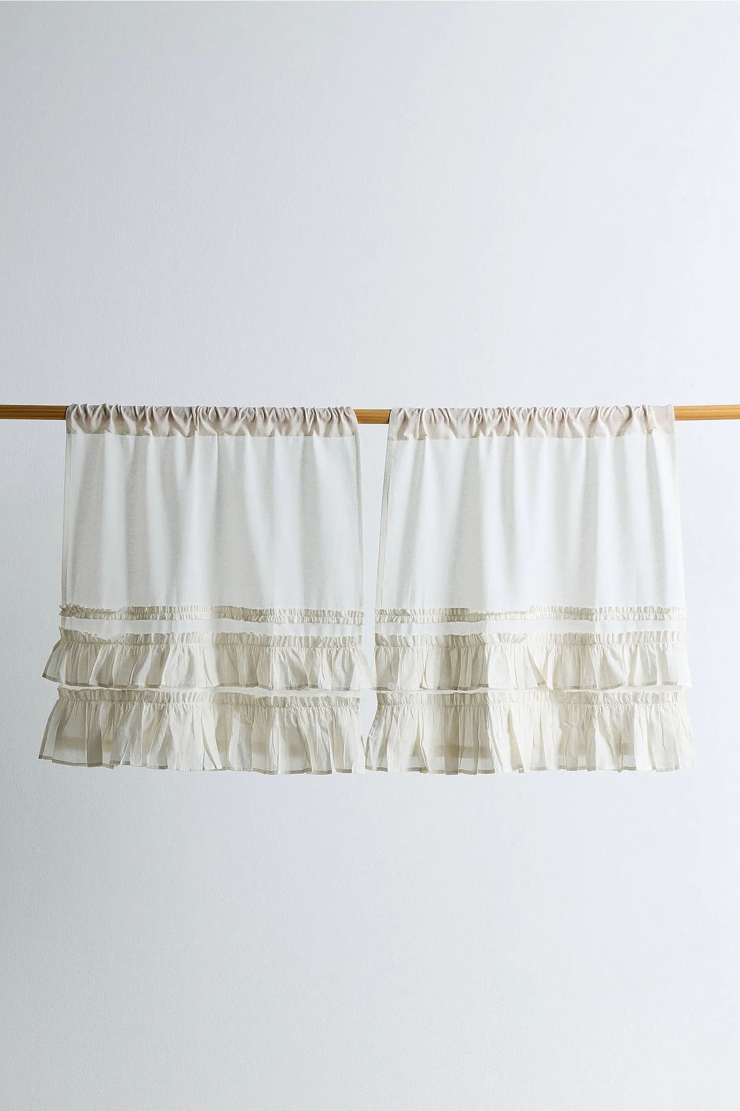 Lace Ruffle Cafe Curtains - White 2