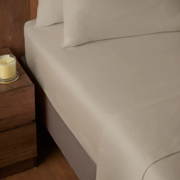 Soft & Cosy 100% Brushed Cotton Fitted Sheet 1