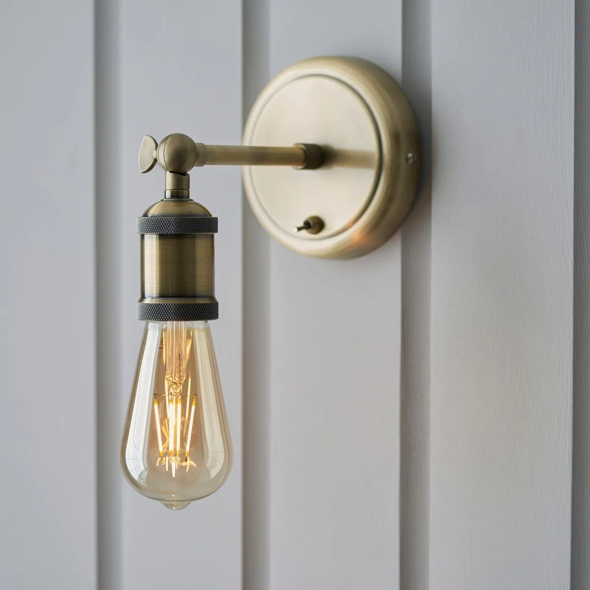 Netlighting Hal Metal Wall Lamp Antique Brass Plate in Yellow 5