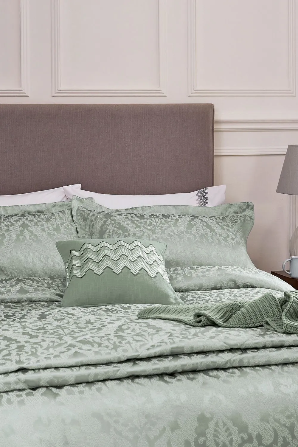 1951 'Kadir' Standard Pillowcase Pair in Green 2
