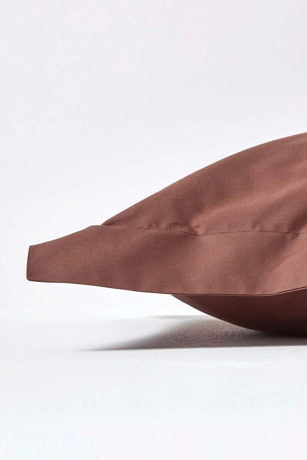 Homescapes Egyptian Cotton Oxford Pillowcase 200 TC, Standard Size in Chocolate 2