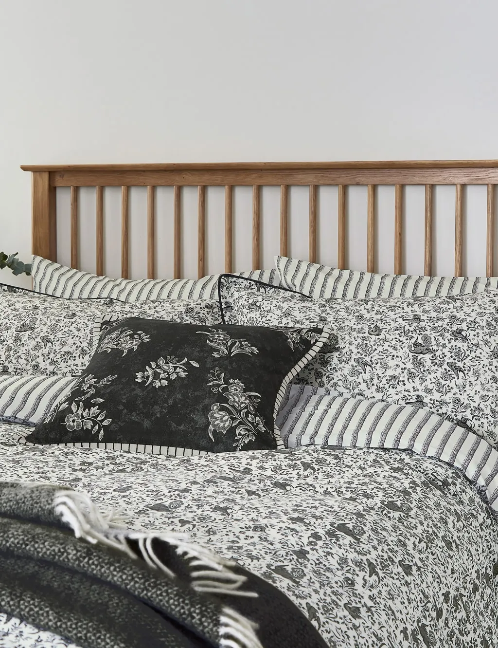 Burleigh X Bedeck Of Belfast Pure Cotton Regal Peacock Bedding Set Charcoal Mix