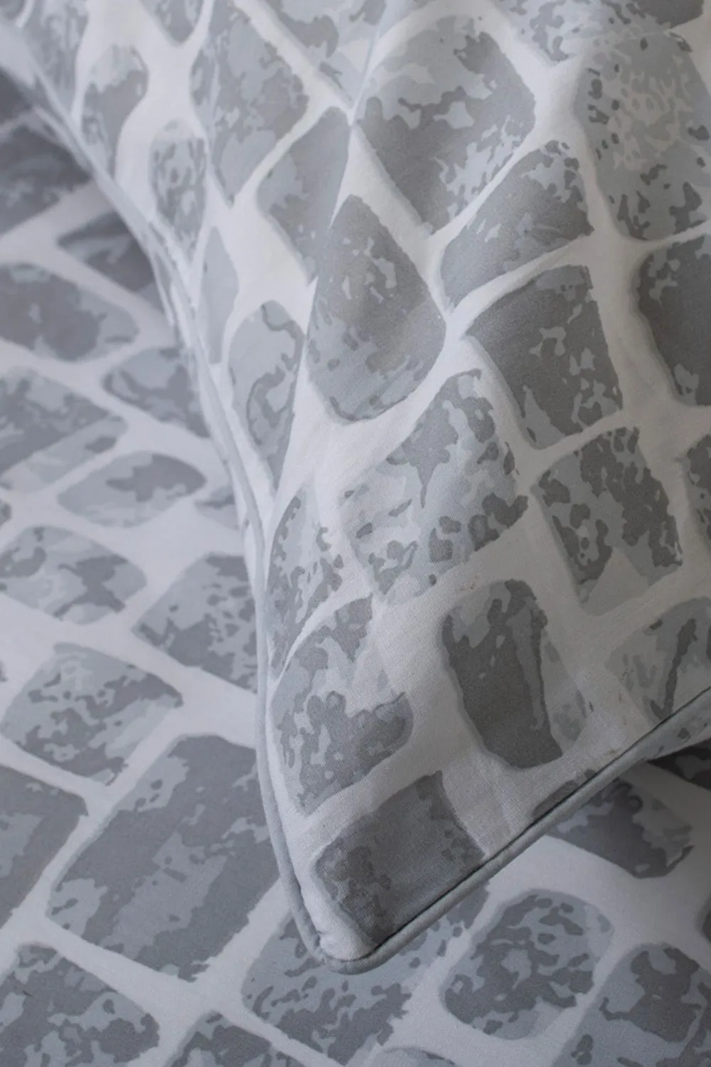 The Lyndon Company Tulle Extrasoft 100% Cotton Breathable Duvet Cover Set in Grey 5