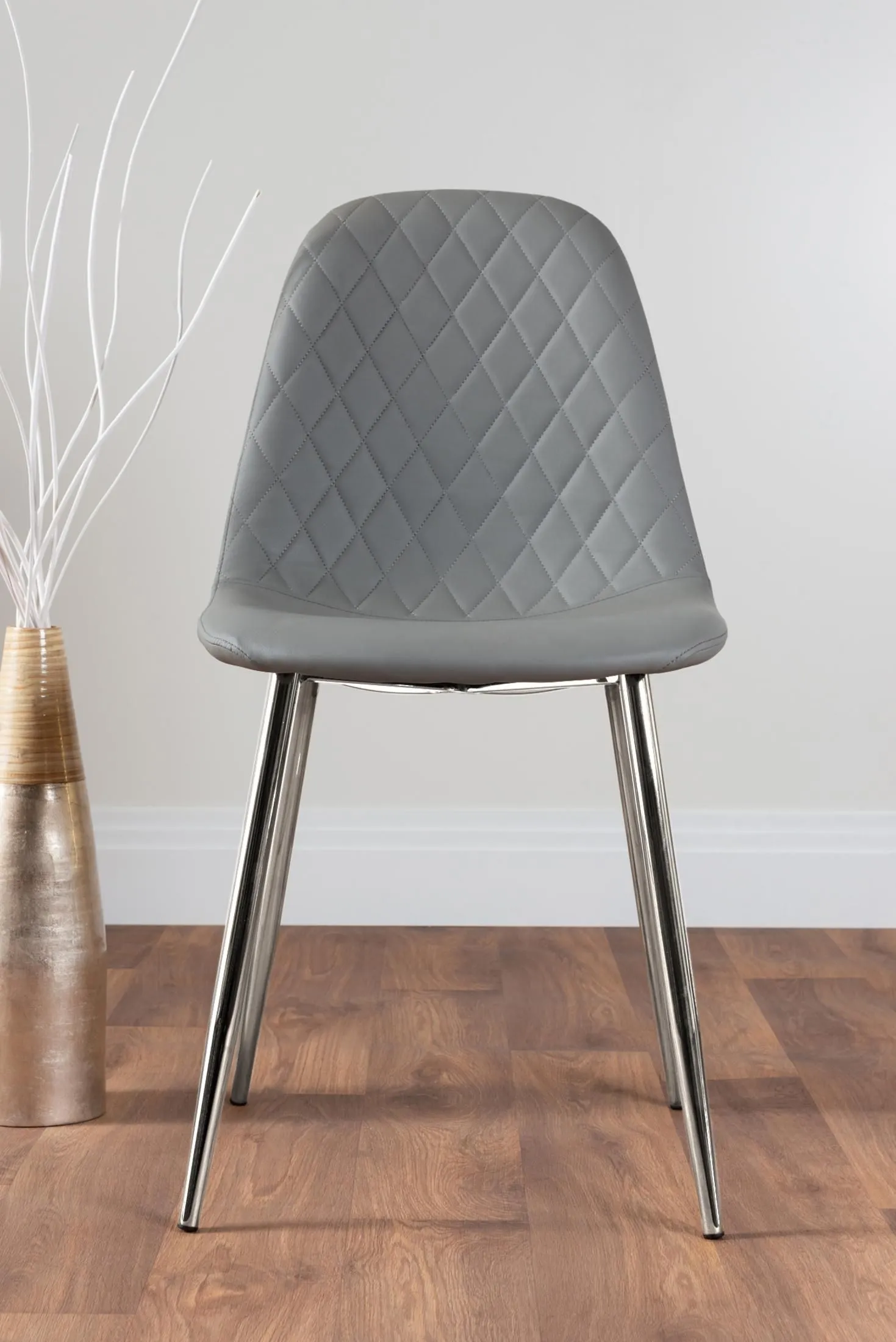 FurnitureboxUK Novara Clear Tempered Glass 100cm Round Dining Table with Chrome Starburst Legs & 4 Corona Faux Leather Silver Leg Chairs in Grey 6