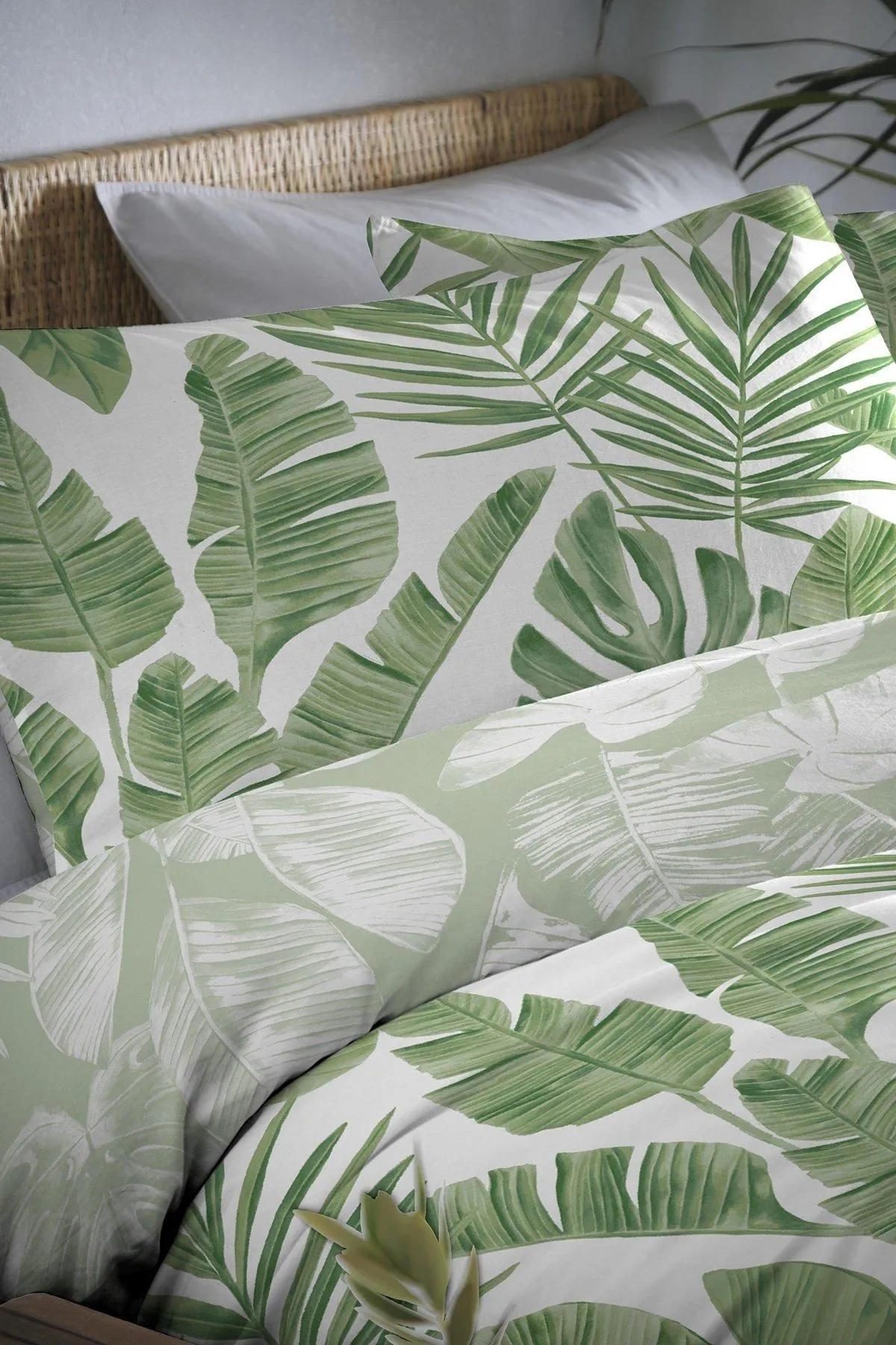 Dreams & Drapes 'Tahiti' Tropical Print Duvet Cover Set in Green 4