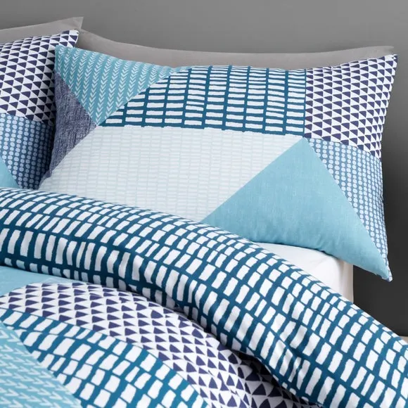 Catherine Lansfield Larsson Geo Reversible Duvet Cover and Pillowcase Set 2