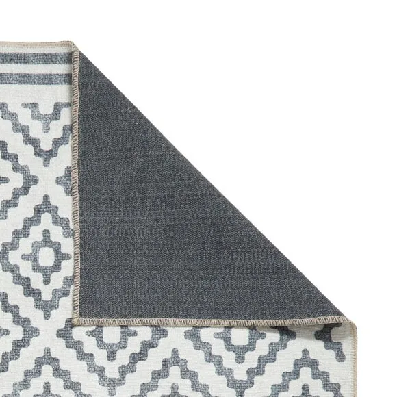 Coral Diamond Rug 3
