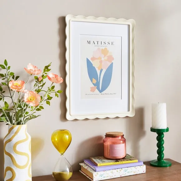 Scalloped Photo Frame 1