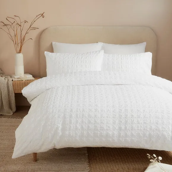 Serene Embossed Grid Duvet Cover & Pillowcase Set 1