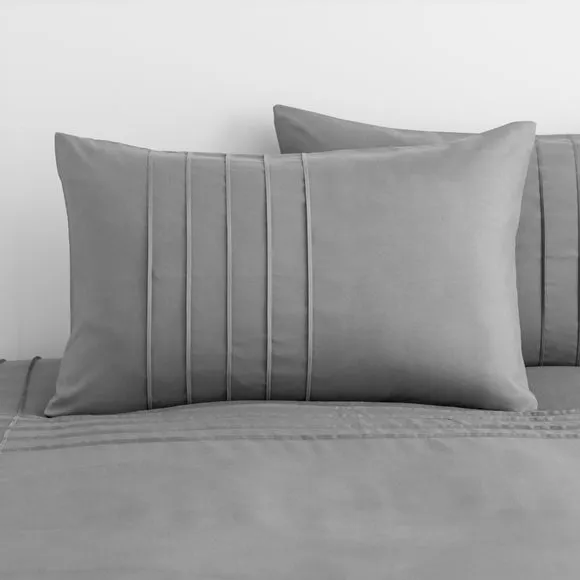 Jessa Pintuck Duvet Cover & Pillowcase Set 5