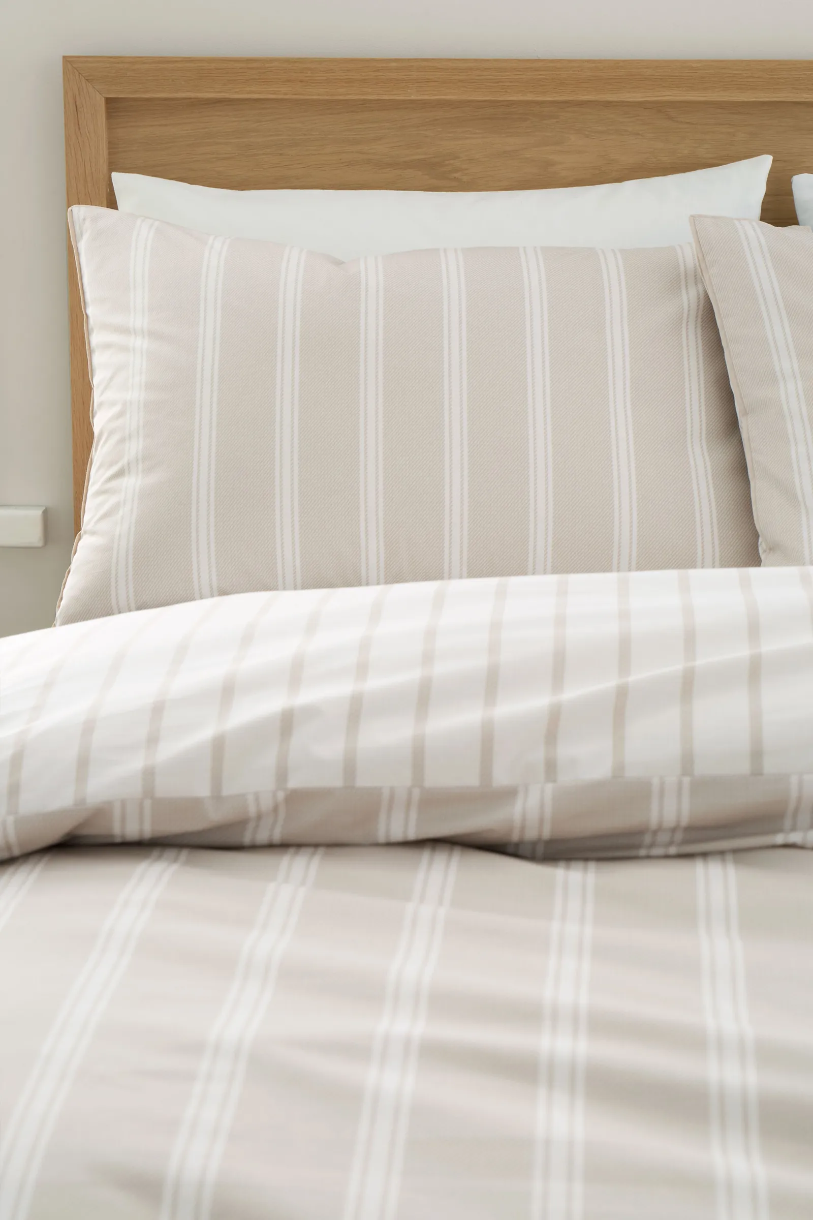 Bianca 'Ashford Stripe' 200 Thread Count Cotton Percale Reversible Duvet Cover Set in Natural 3